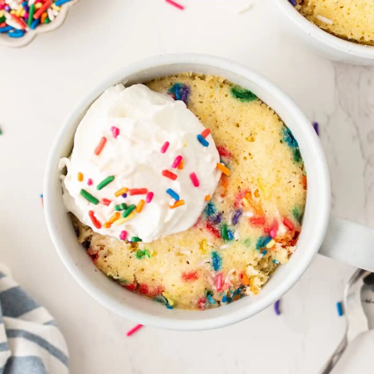 Gâteau à la Vanille Moelleux et Facile dans une Tasse